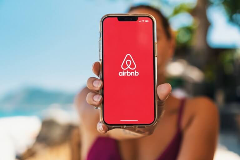 Airbnb Losing Market Share in Hotels and Accommodations Sector: US Web Traffic up 6% in Q1 Versus 18% Growth for Peer Group 